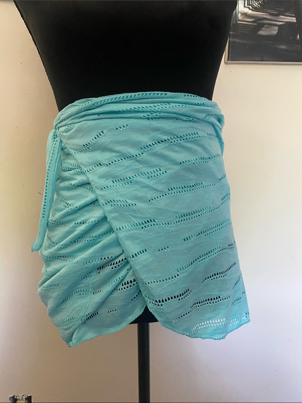Sholdit Vibrant Sea-foam Sarong Beach Wrap w/inside zipper pocket NWT One Size